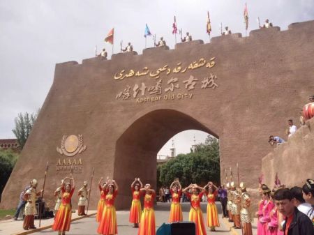 新疆旅游南疆大环线喀什库车阿克苏库尔勒纯玩8日游B线