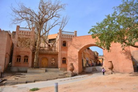 新疆旅游南疆大环线喀什库车阿克苏库尔勒纯玩8日游